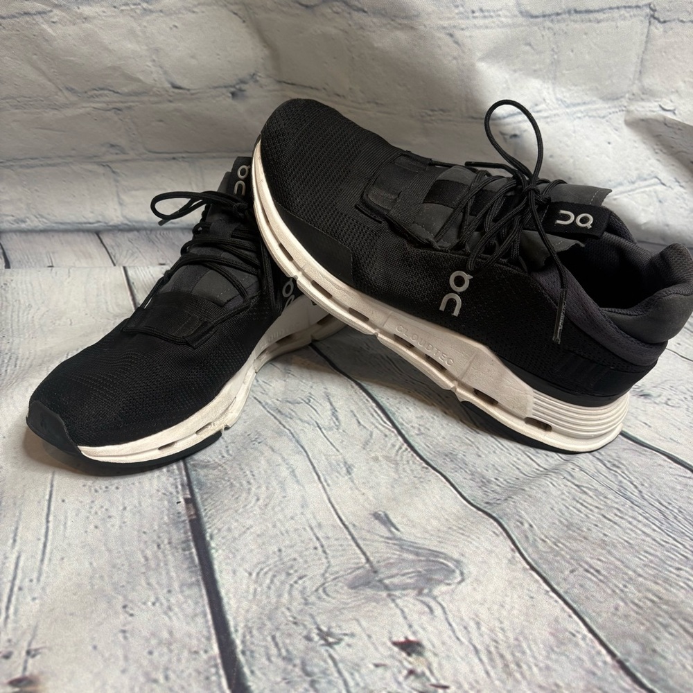 ON Nova Running shoes in phantom and white size 8.5